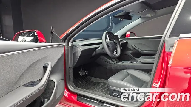 Tesla Model 3 2024 thumb 10