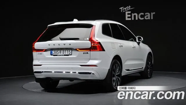 Volvo XC60 2025 thumb 2