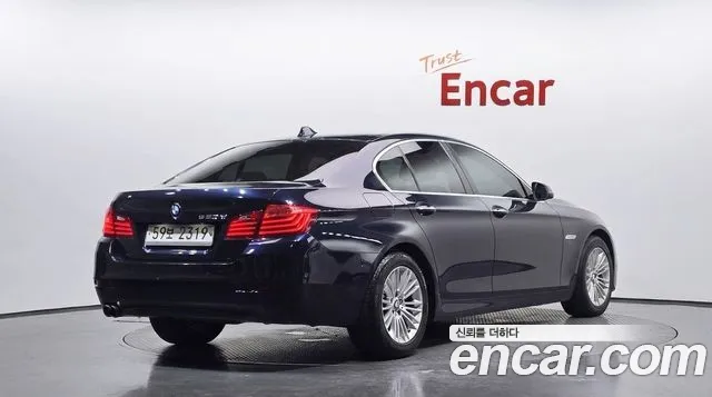 BMW 5-Series 2014 thumb 2
