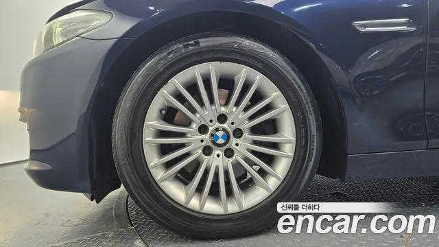 BMW 5-Series 2014 thumb 5