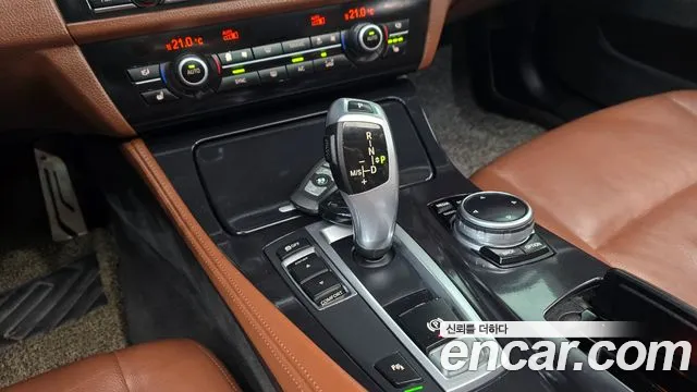 BMW 5-Series 2014 thumb 9