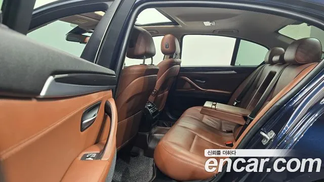 BMW 5-Series 2014 thumb 12