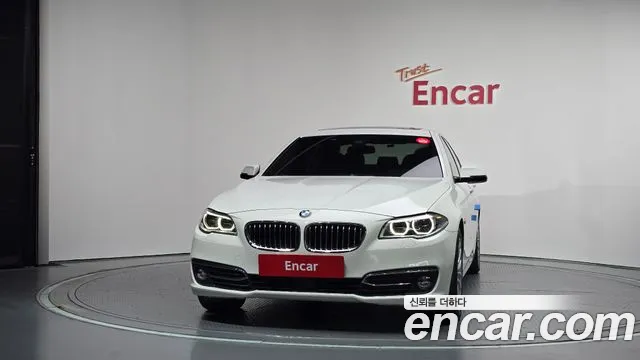 BMW 5-Series 2016 thumb 3
