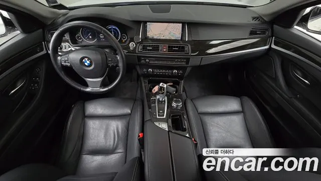 BMW 5-Series 2016 thumb 7