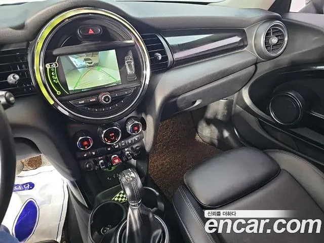 MINI Hatch 2016 thumb 10