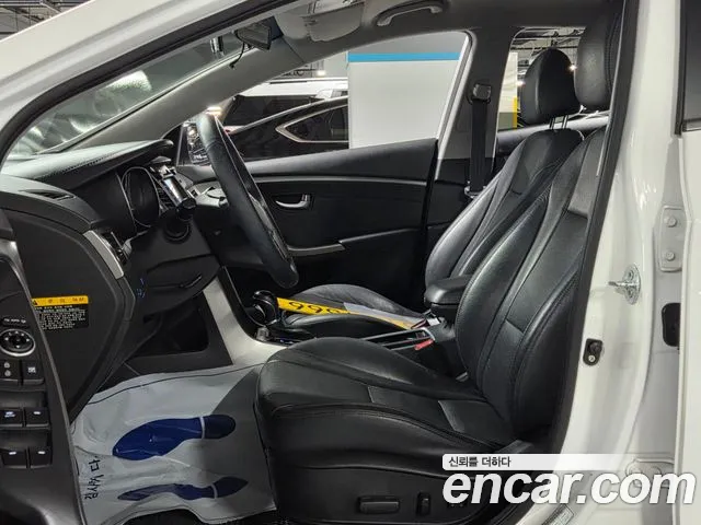 Hyundai i30 2012 thumb 10
