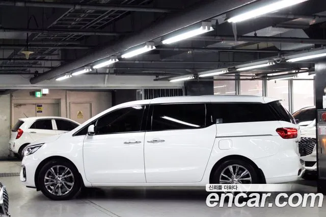 Kia Carnival 2020 thumb 4