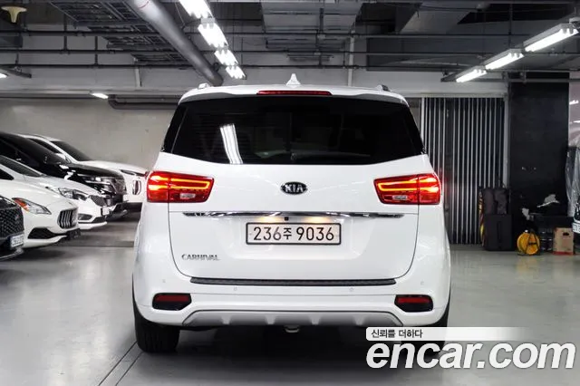 Kia Carnival 2020 thumb 5