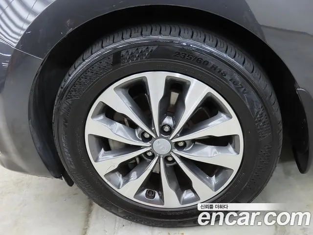 Kia Carnival 2017 thumb 2