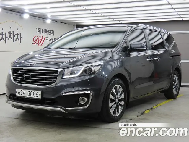 Kia Carnival 2017 thumb 11