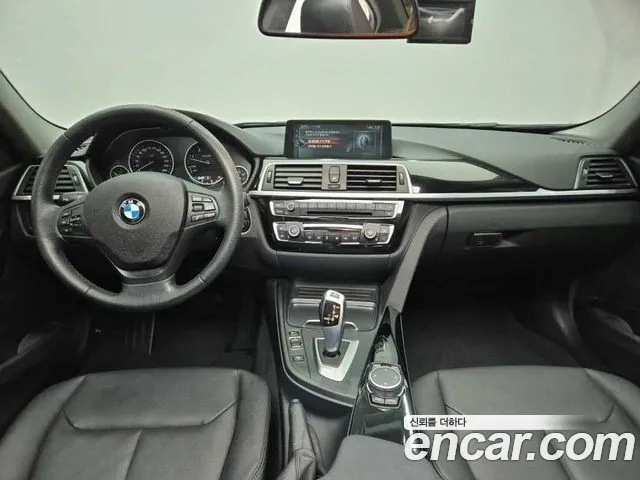 BMW 3-Series 2017 thumb 7