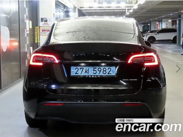 Tesla Model Y 2021 thumb 5