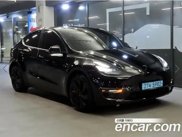 Tesla Model Y 2021 thumb 12
