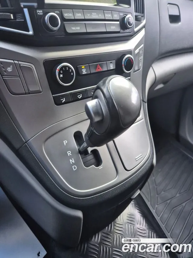 Hyundai Starex 2017 thumb 9