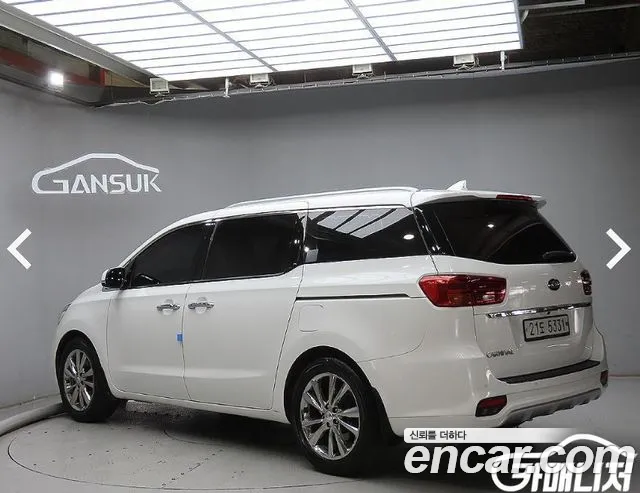 Kia Carnival 2018 thumb 3