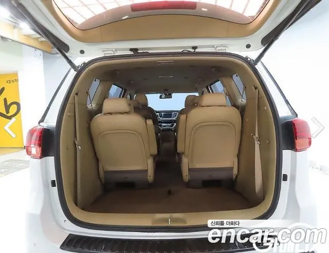 Kia Carnival 2018 thumb 10