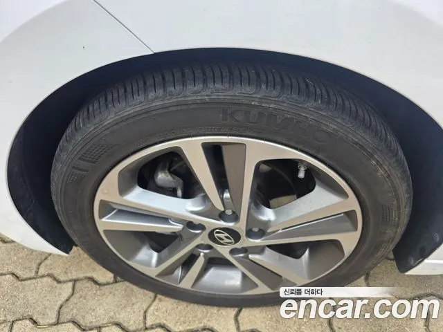 Hyundai Avante 2018 thumb 5