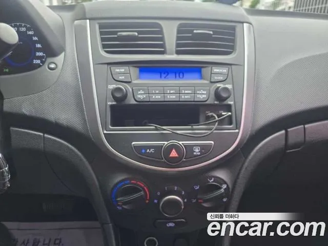Hyundai Accent 2015 thumb 10