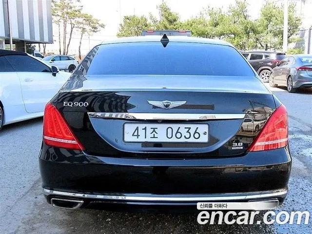 Genesis G90 2016 thumb 3