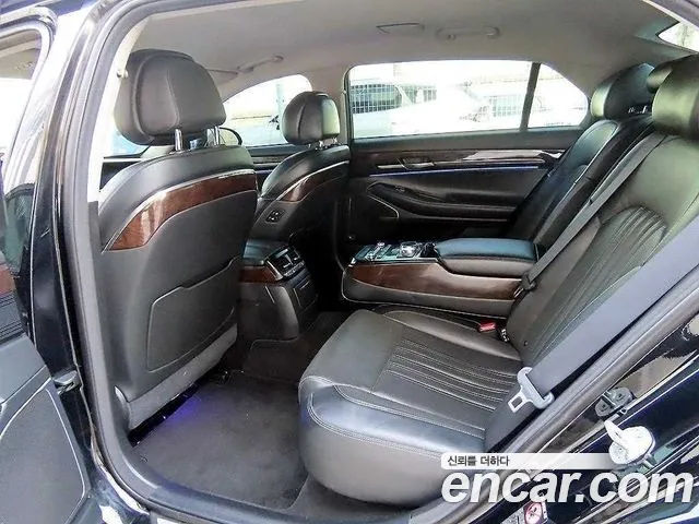 Genesis G90 2016 thumb 5