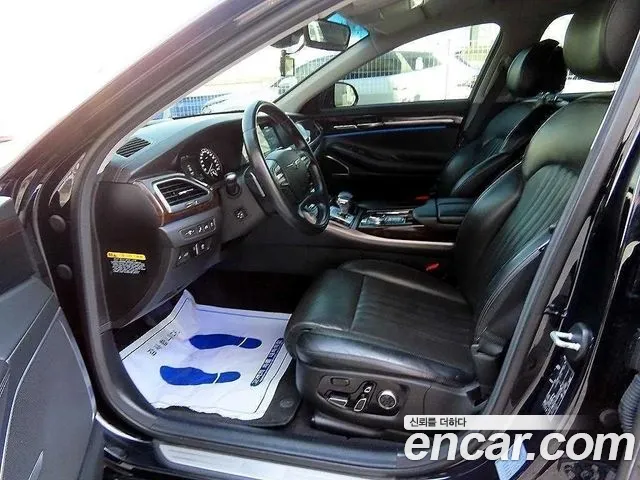 Genesis G90 2016 thumb 6