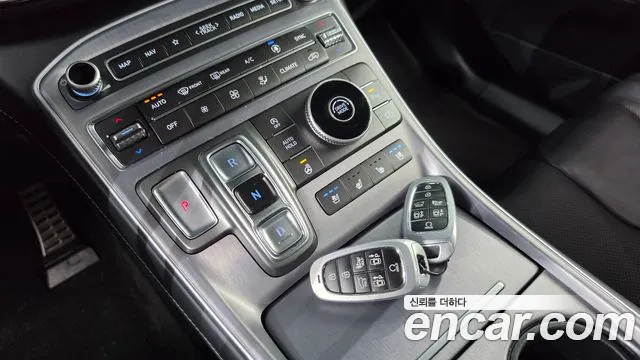 Hyundai Santa Fe 2023 thumb 9
