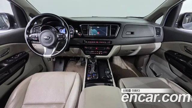 Kia Carnival 2016 thumb 7