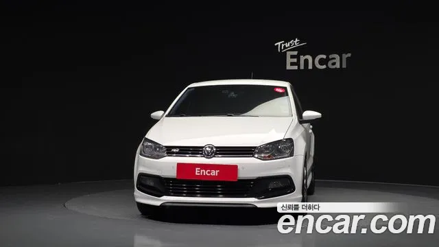 Volkswagen Polo 2015 thumb 3
