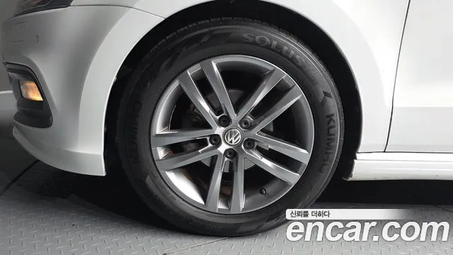 Volkswagen Polo 2015 thumb 5