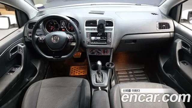Volkswagen Polo 2015 thumb 7