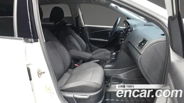 Volkswagen Polo 2015 thumb 11