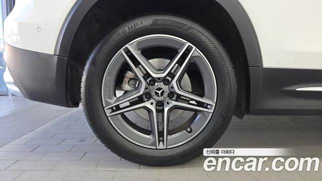 Mercedes-Benz GLB 2023 thumb 5