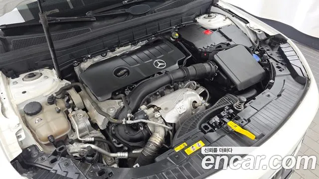 Mercedes-Benz GLB 2023 thumb 6