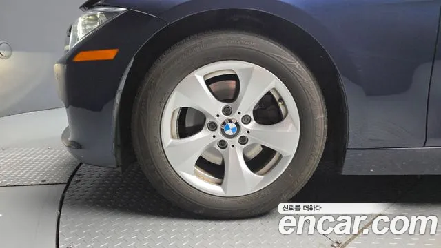 BMW 3-Series 2015 thumb 5