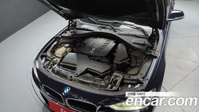 BMW 3-Series 2015 thumb 6