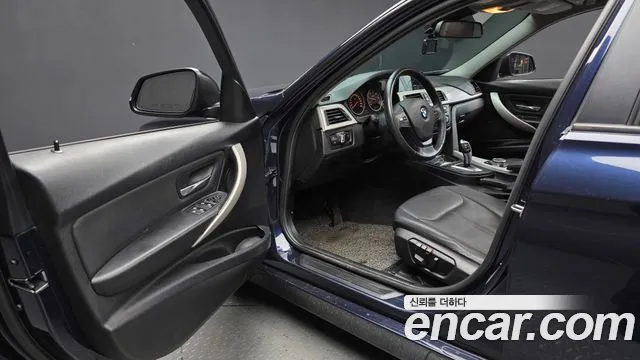 BMW 3-Series 2015 thumb 10