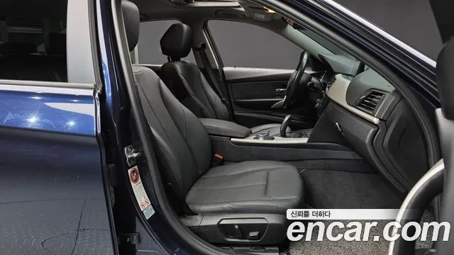 BMW 3-Series 2015 thumb 11