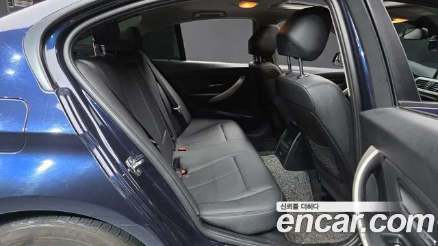 BMW 3-Series 2015 thumb 12