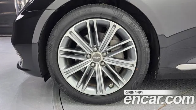 Genesis G80 2019 thumb 5