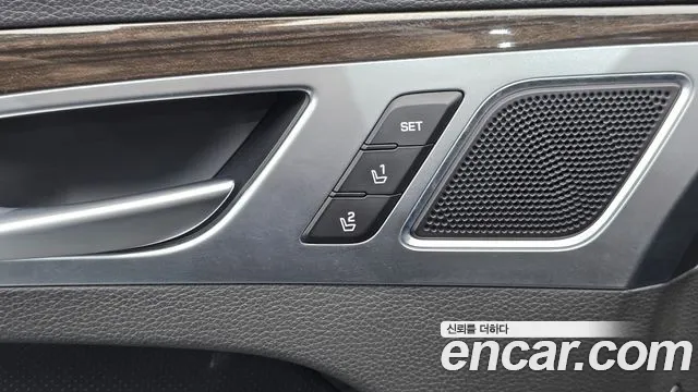 Genesis G80 2019 thumb 12