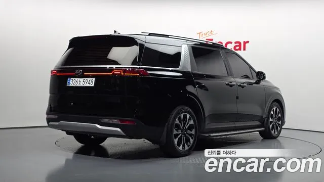 Kia Carnival 2021 thumb 2