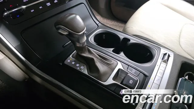 Kia Carnival 2021 thumb 9