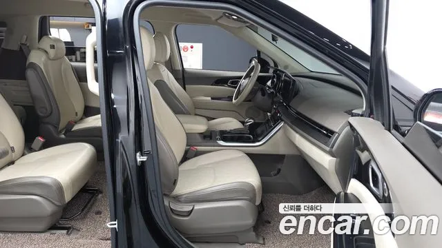 Kia Carnival 2021 thumb 11