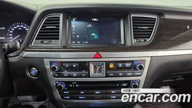 Genesis G80 2016 thumb 12