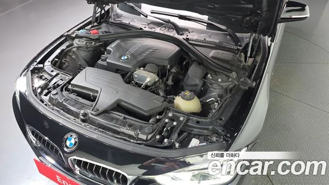 BMW 3-Series 2016 thumb 7