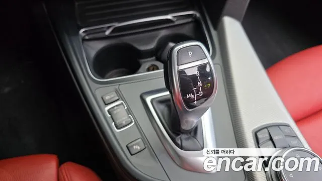 BMW 3-Series 2016 thumb 9