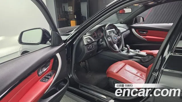 BMW 3-Series 2016 thumb 10