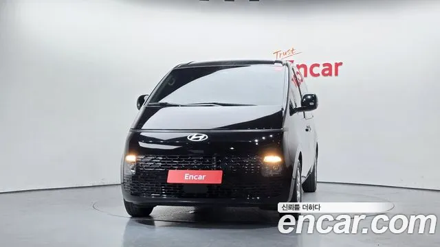 Hyundai Staria 2024 thumb 3