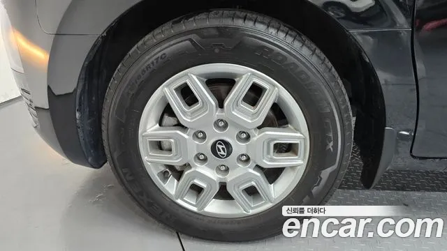 Hyundai Staria 2024 thumb 5