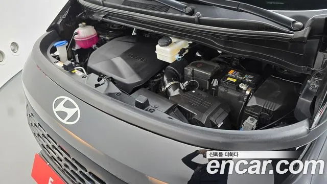 Hyundai Staria 2024 thumb 6